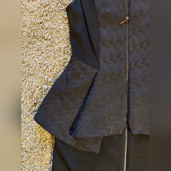 Guess Peplum Dress, Front Zip - Picture 3 of 6